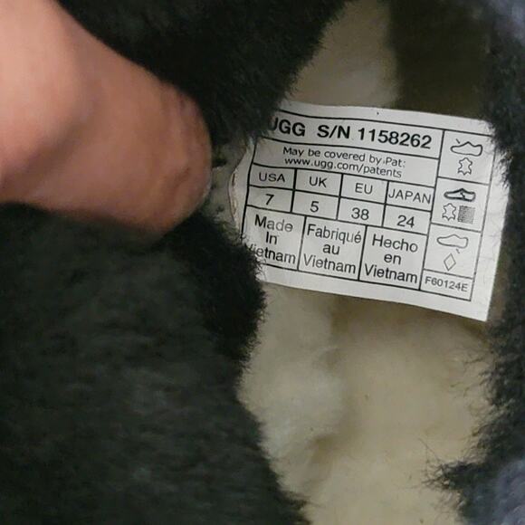 Ugg Women Sz 7 Classic Short Mini Crescent Black Ankle Boot Lamb Cuffable NEW - Picture 11 of 13